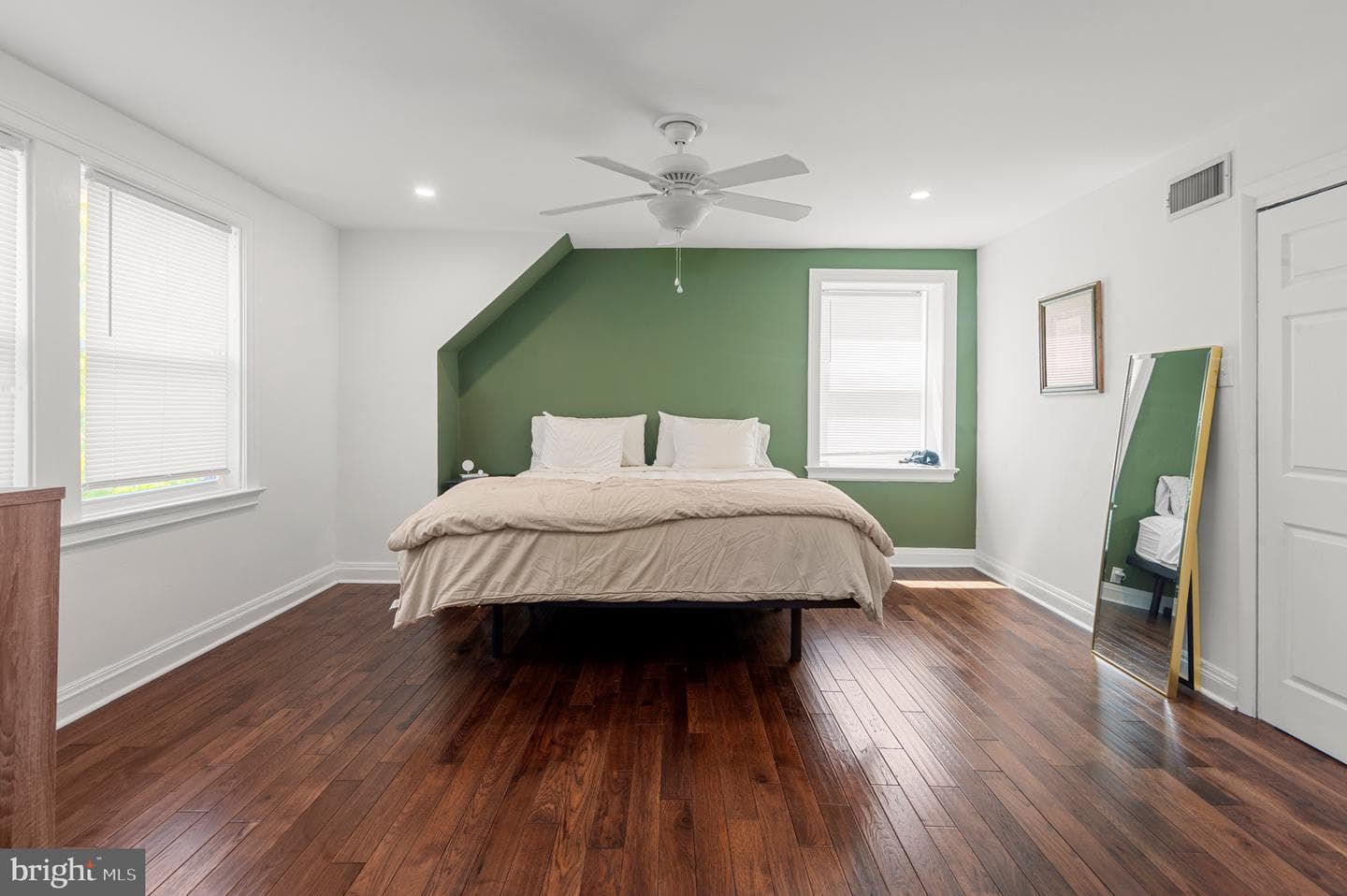 22 Maple Avenue photo 19