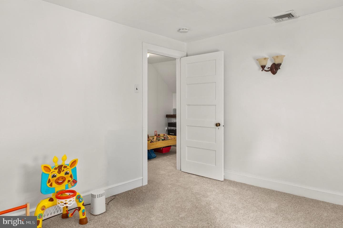 22 Maple Avenue photo 30