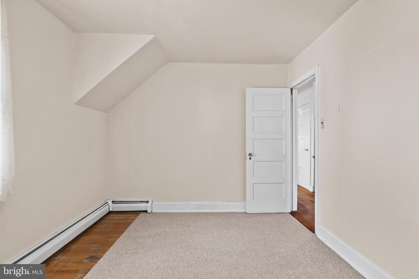 242 Henley Road photo 20
