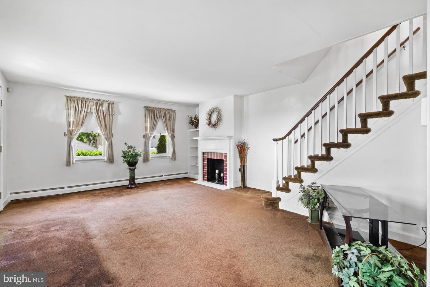 242 Henley Road photo 6