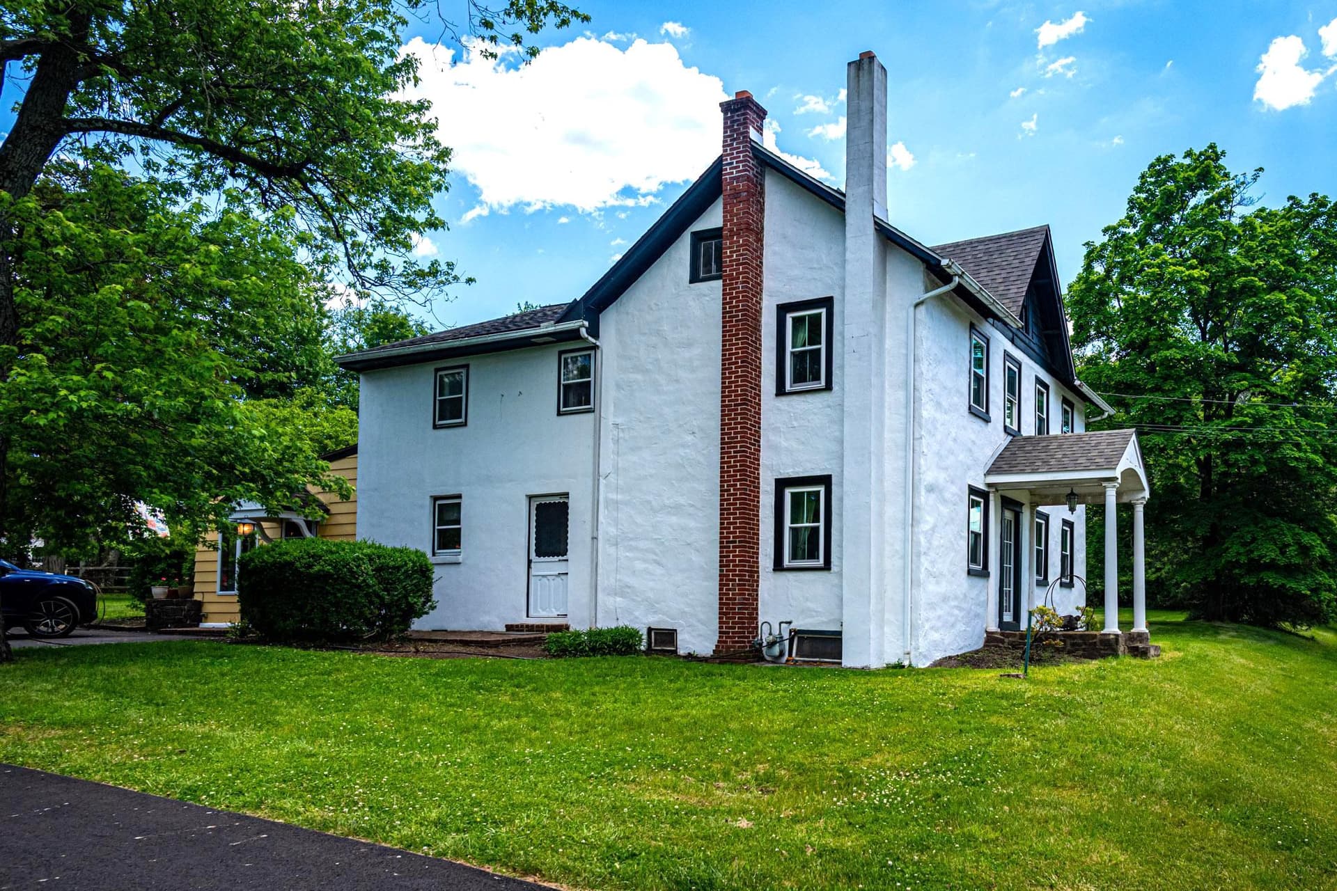 1046 S Trappe photo 2
