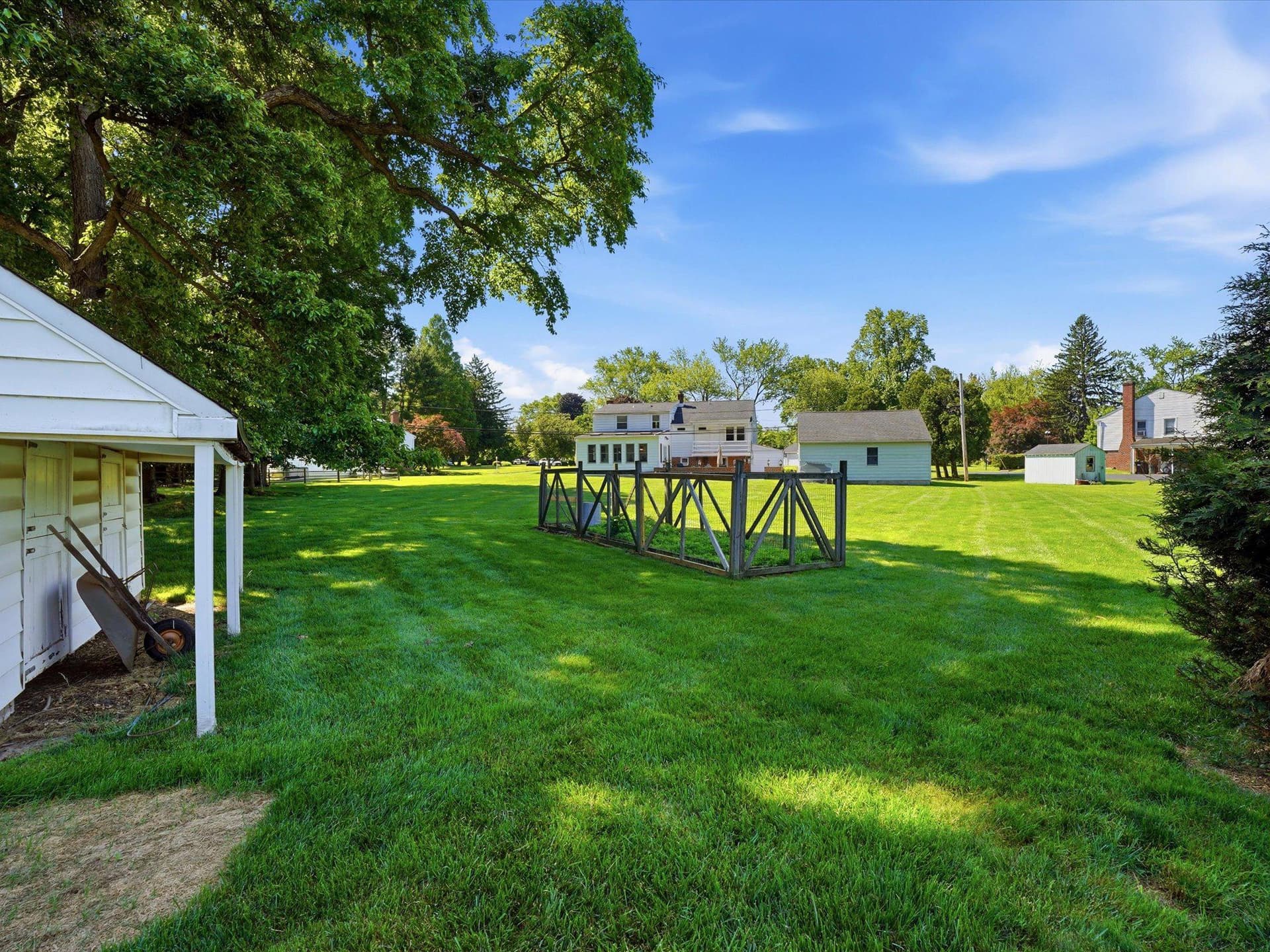 1420 Manor Lane photo 32