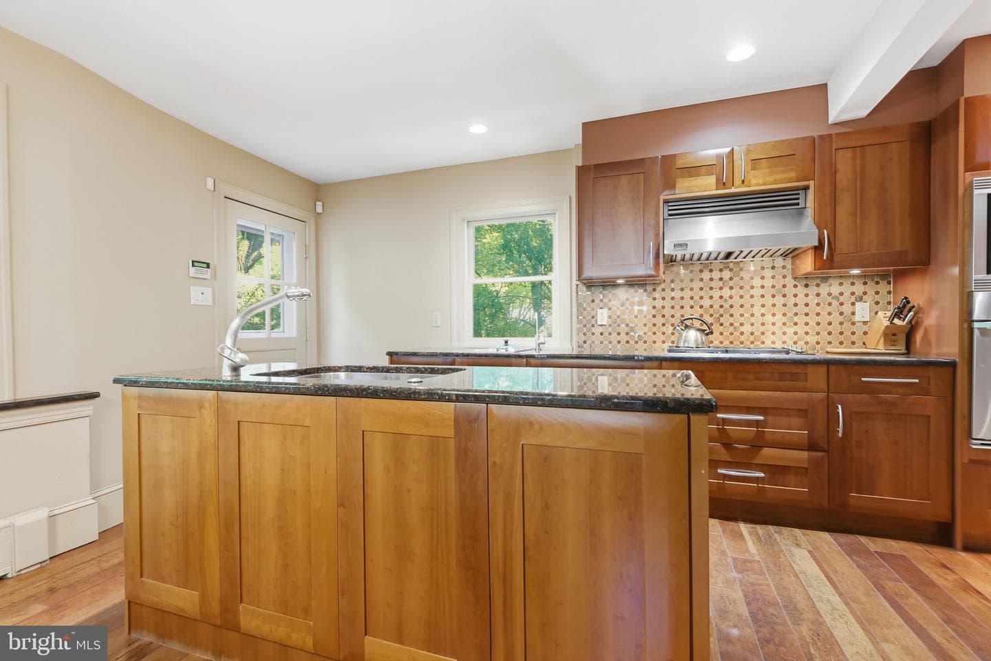 8210 Fairview Road photo 10