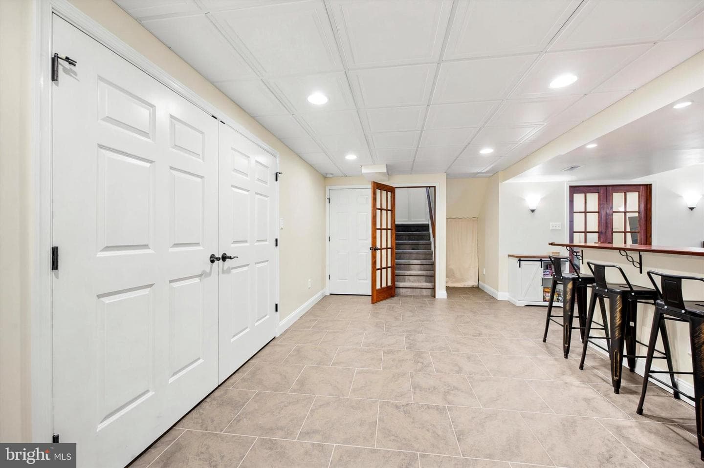 810 Elizabeth Court photo 26