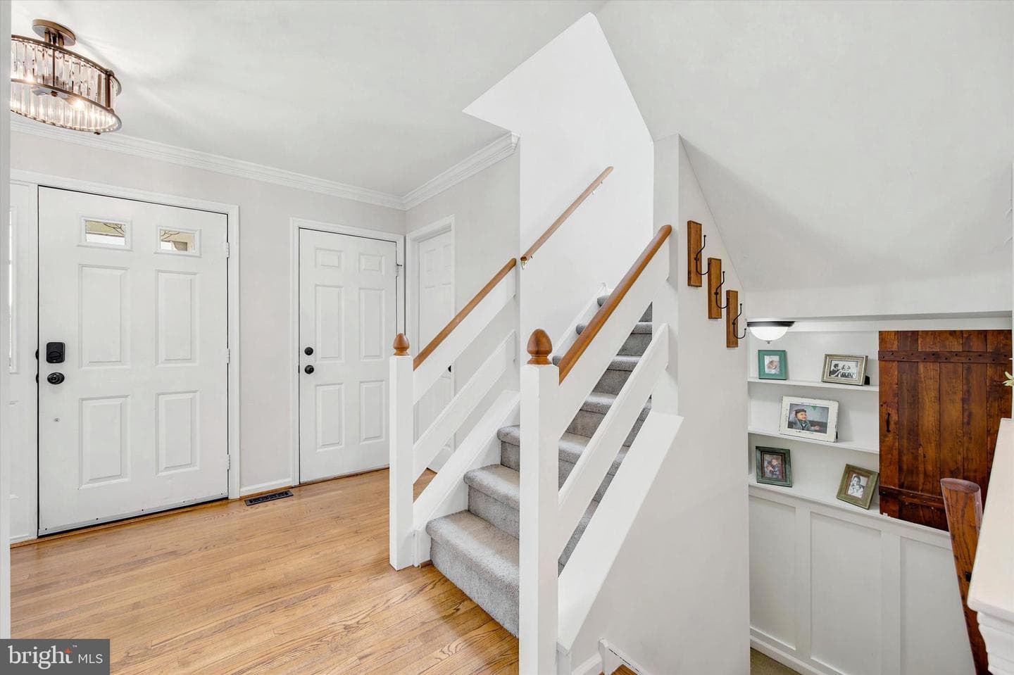 810 Elizabeth Court photo 6