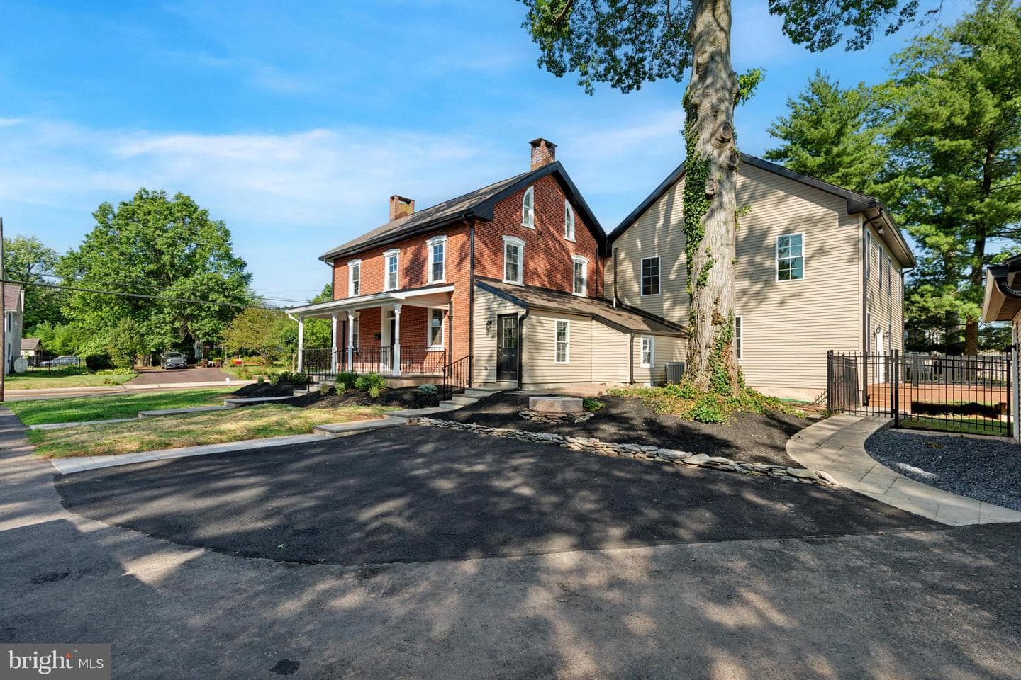 103 N Main Street, Hatfield