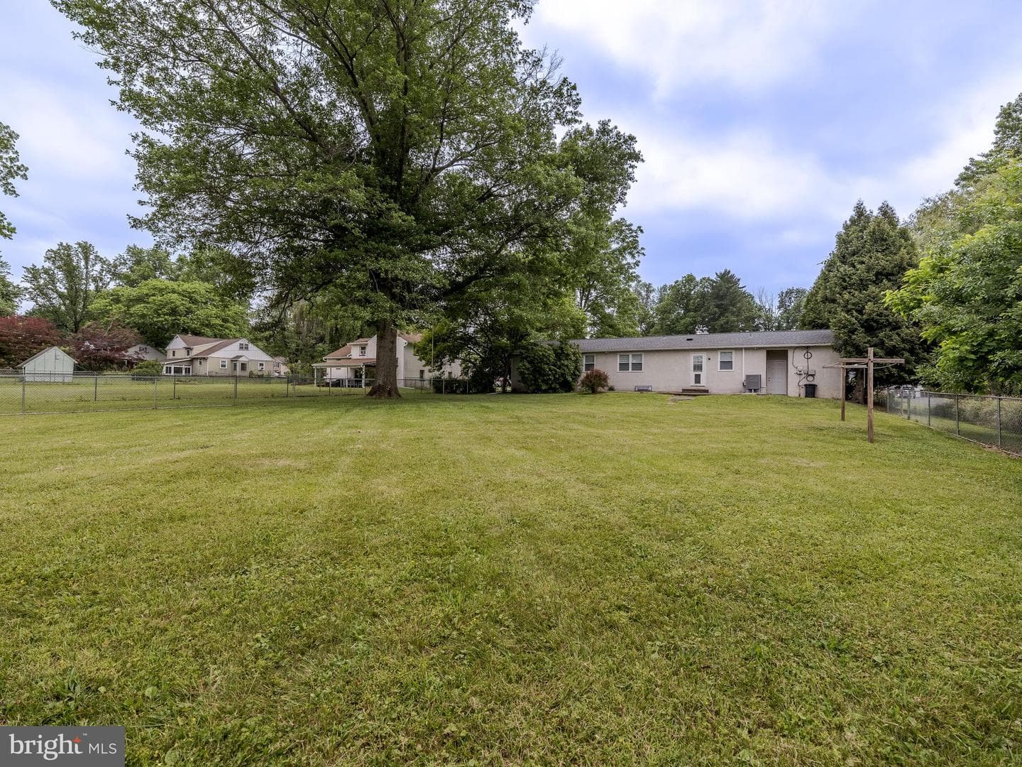 13 Mele Avenue photo 8