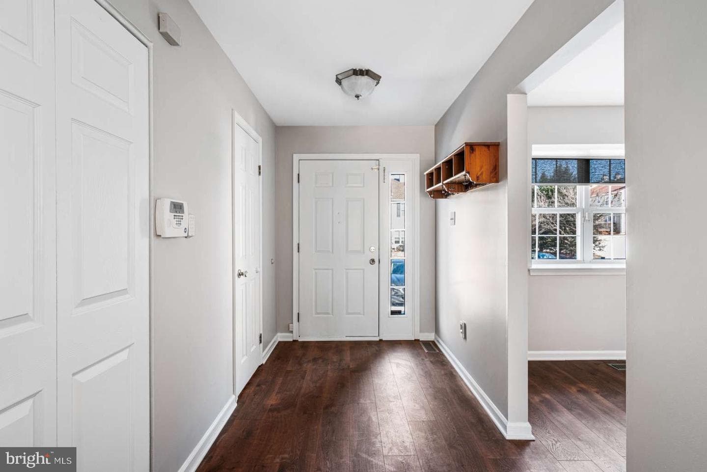 110 Pin Oak Court photo 3
