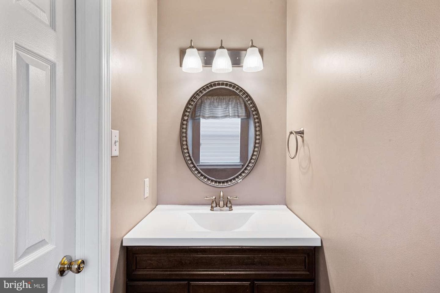 110 Pin Oak Court photo 4