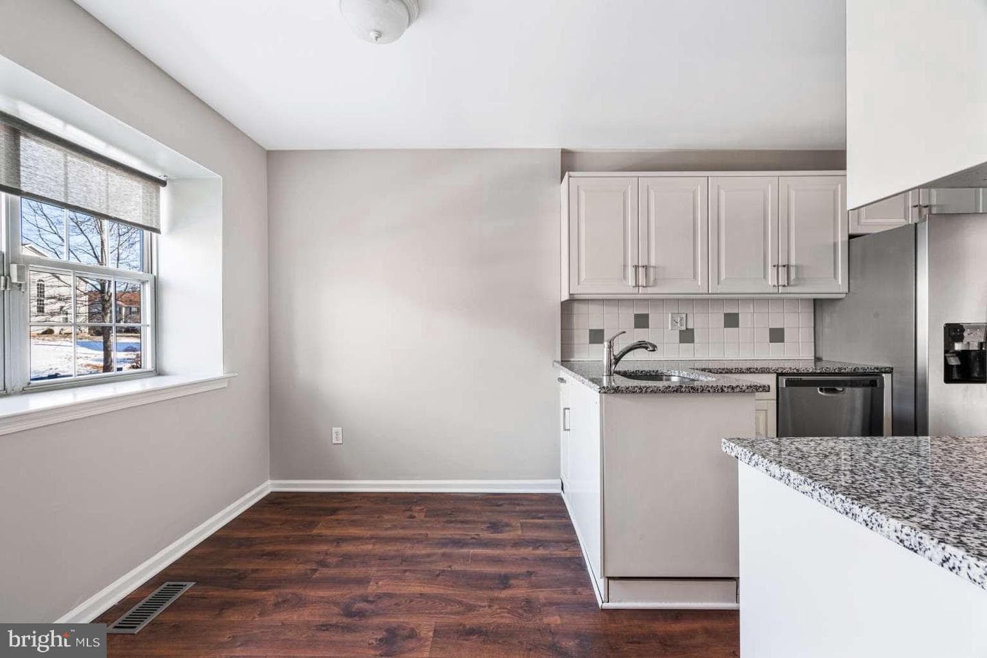 110 Pin Oak Court photo 5