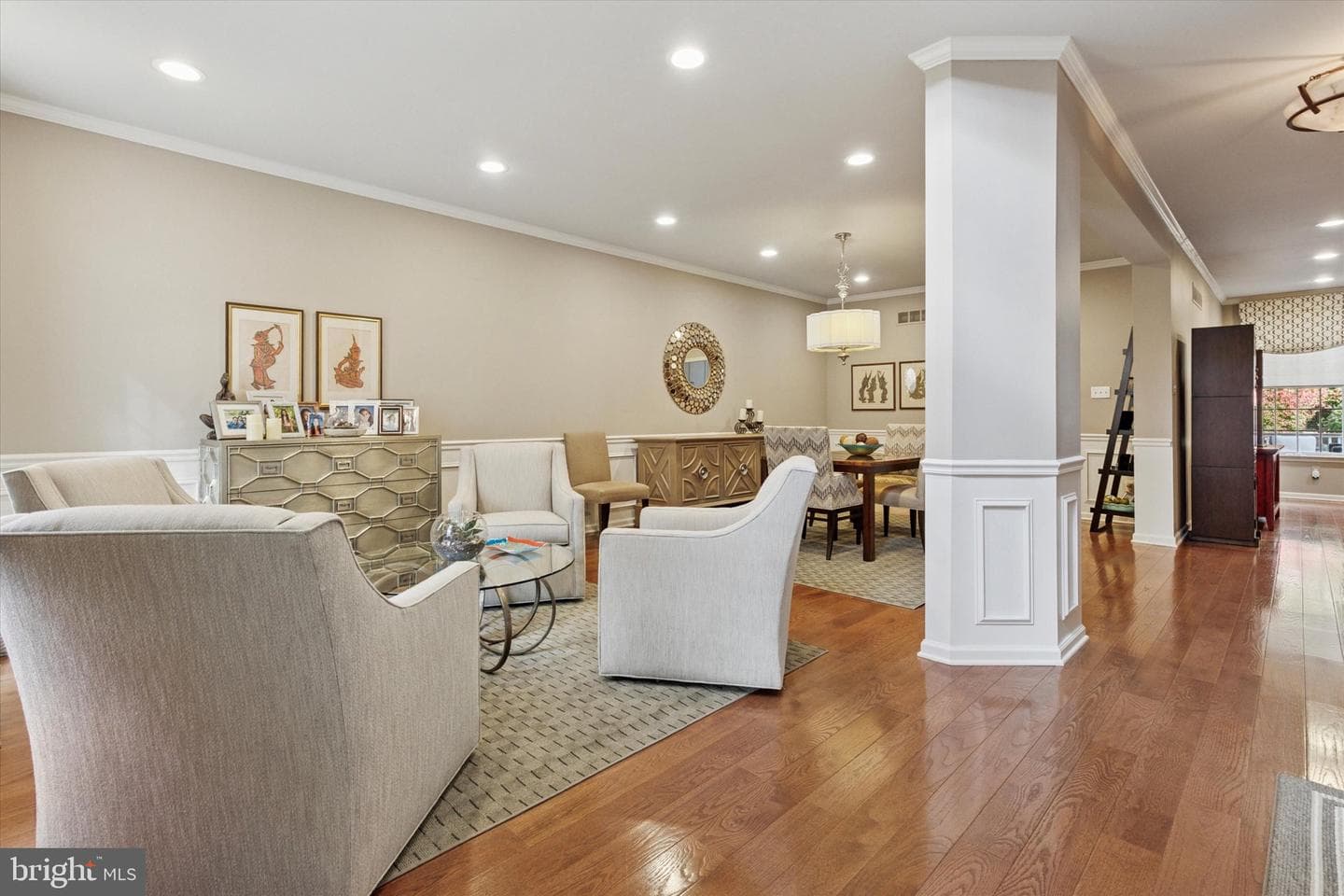 209 Westminster photo 4