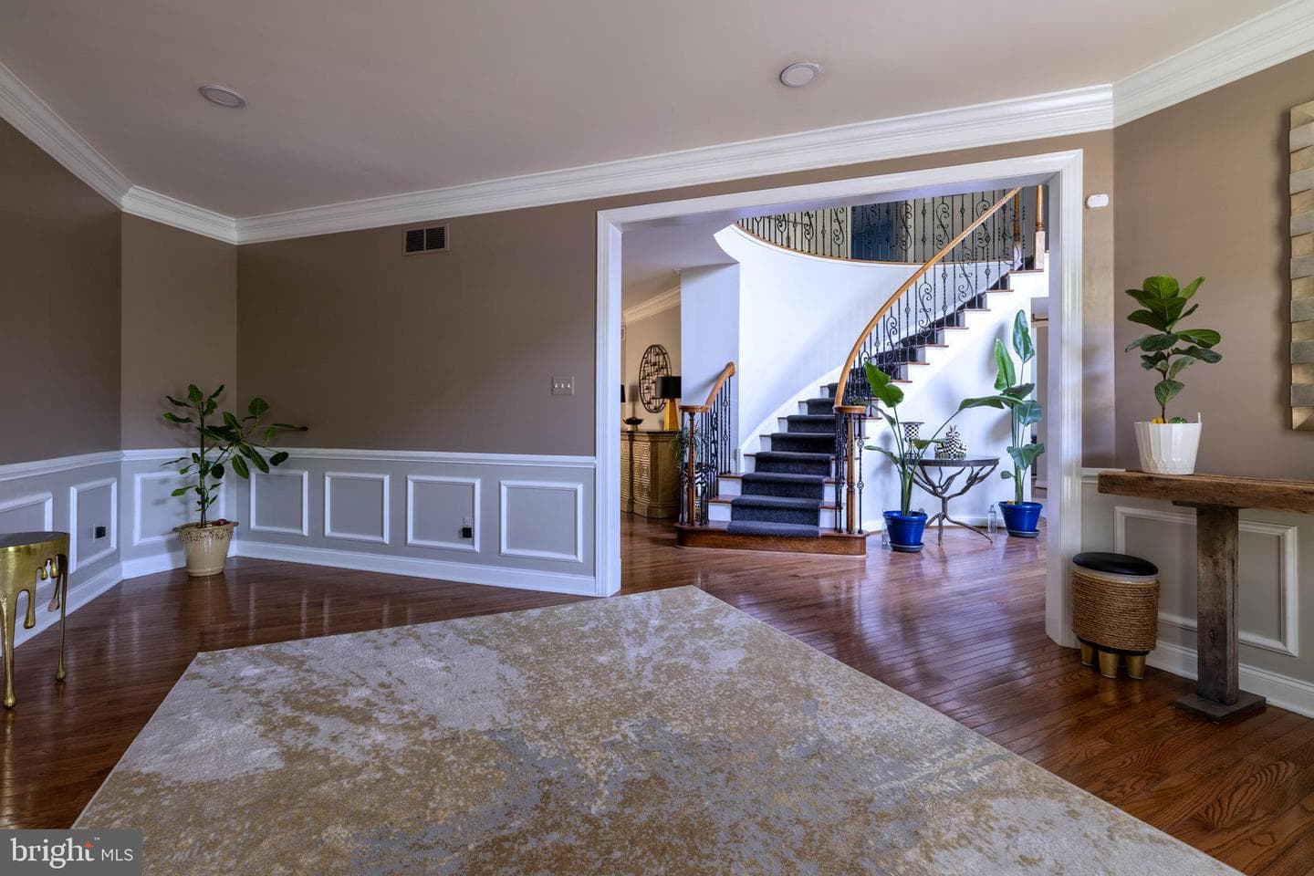 263 Rivercrest Drive photo 4