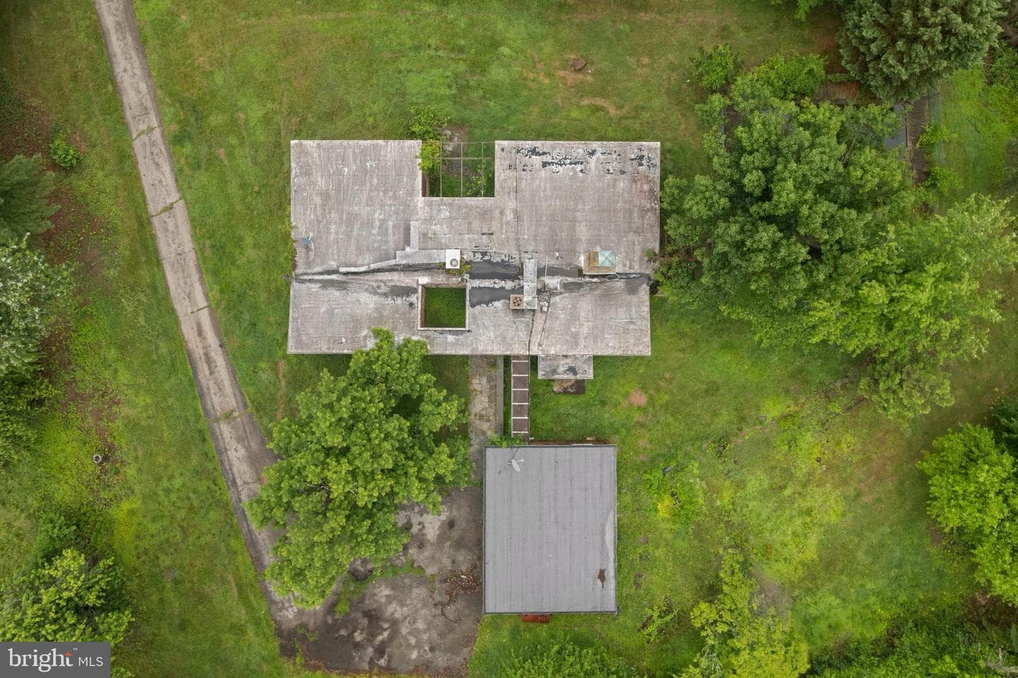 2935 Whitehall Road photo 40