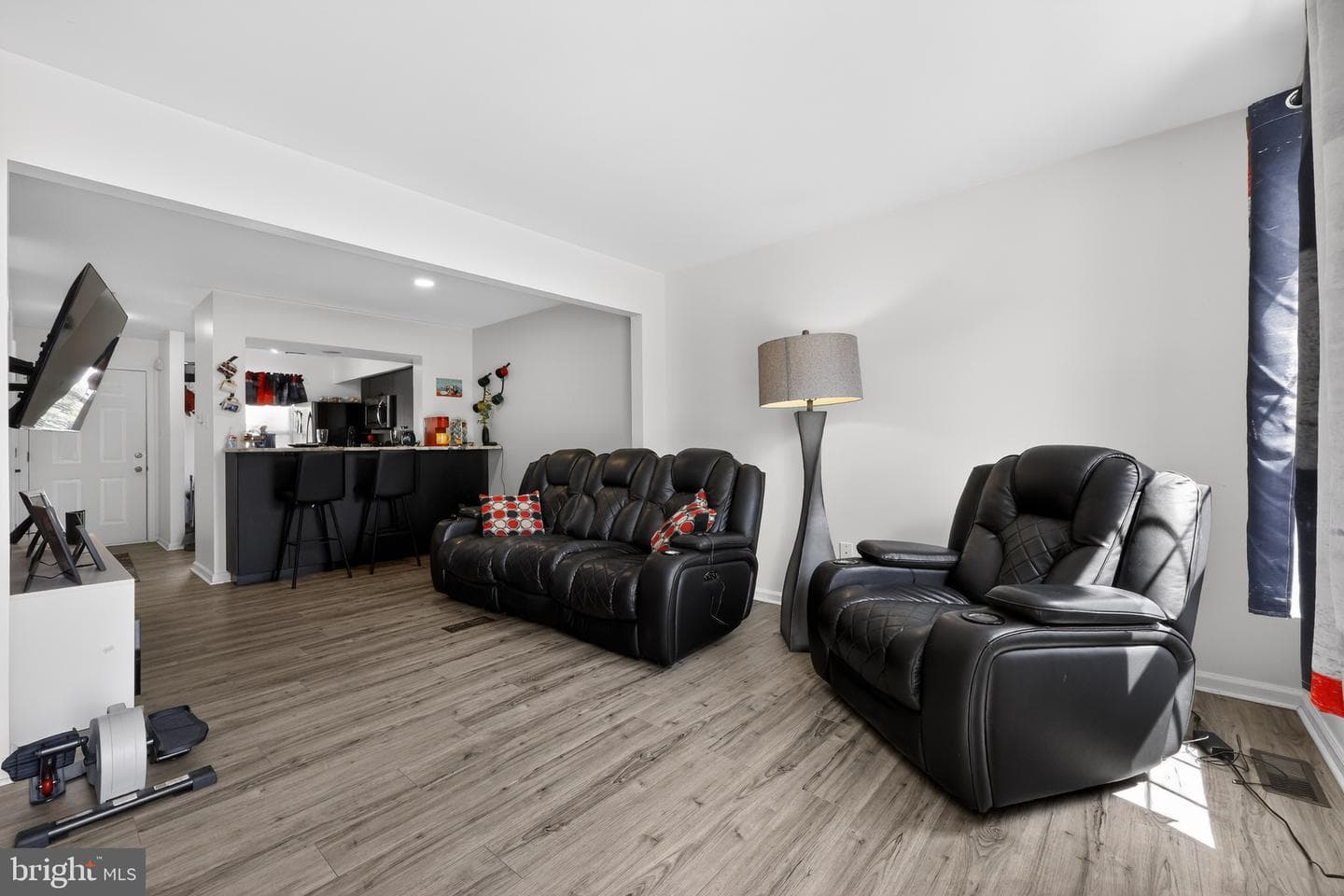 108 Durham Court photo 3