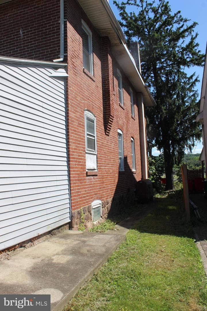 659 Old Reading Pike photo 5