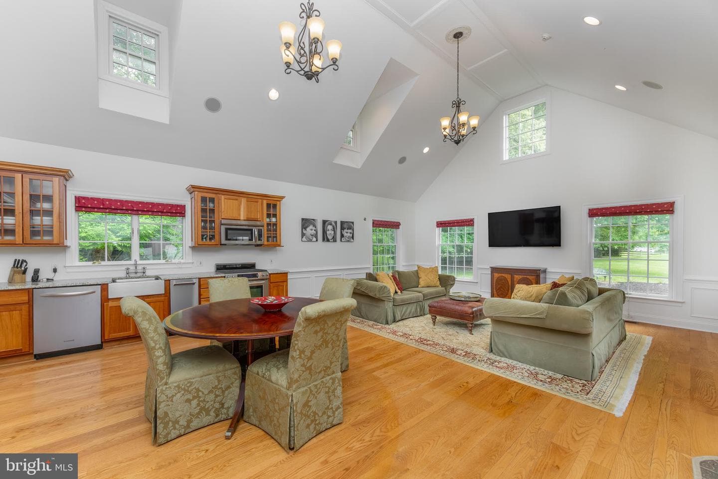 107 E Mill Road photo 15