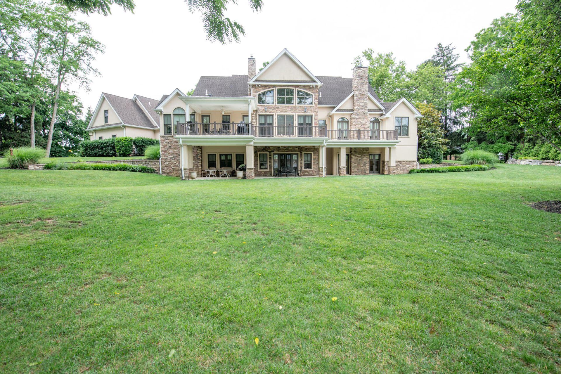 711 Moredon Road photo 10