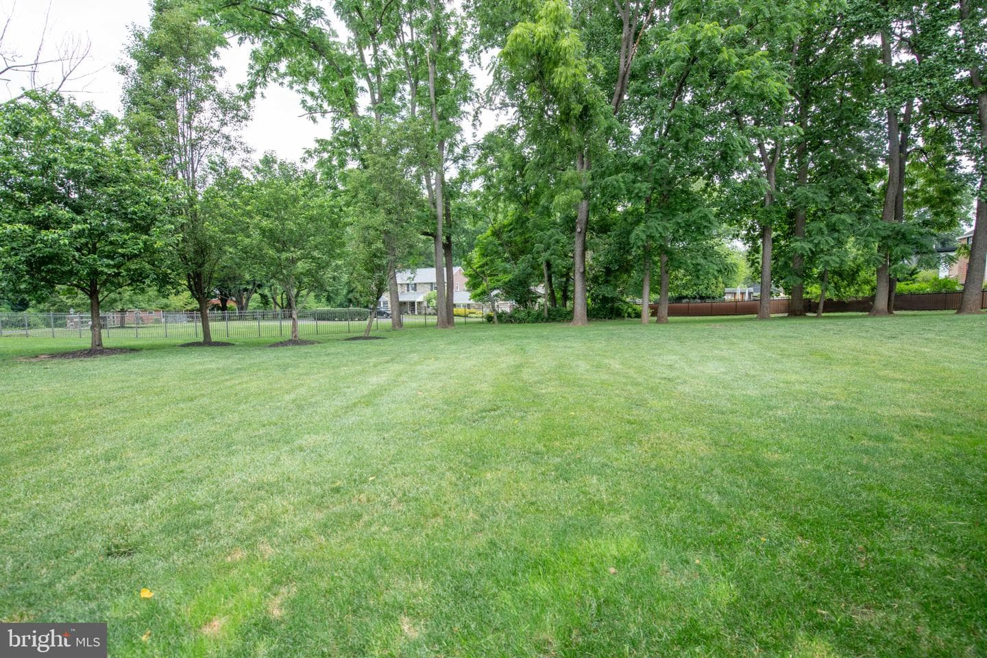 711 Moredon Road photo 13