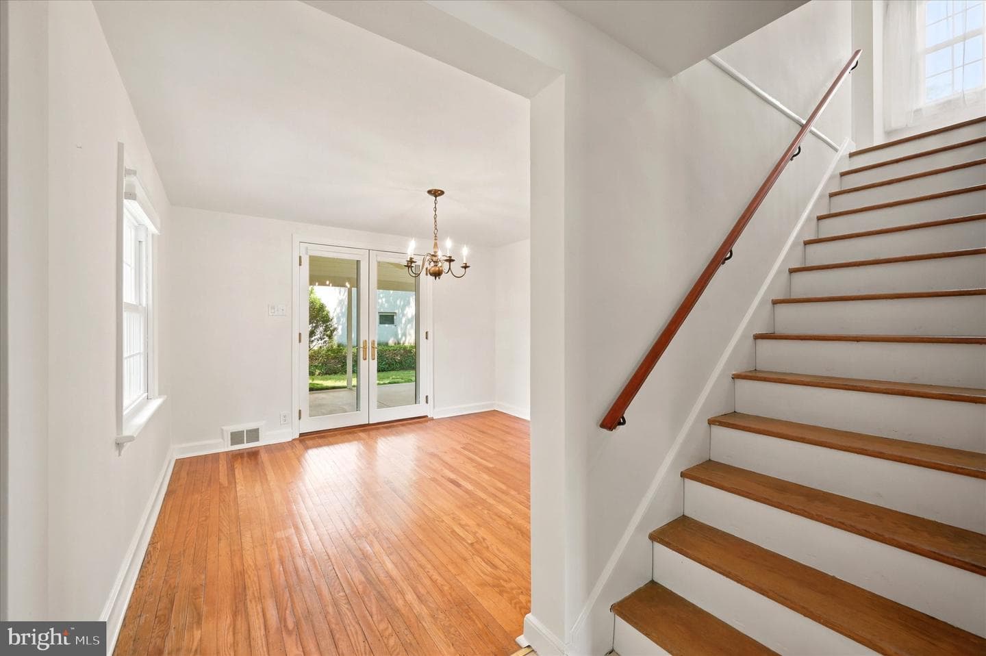 901 E Mermaid photo 15