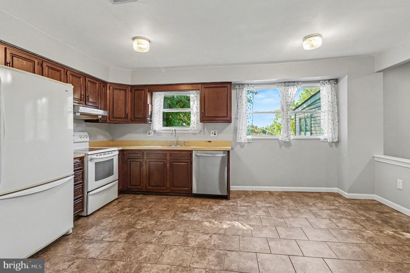 208 N Trooper Road photo 22