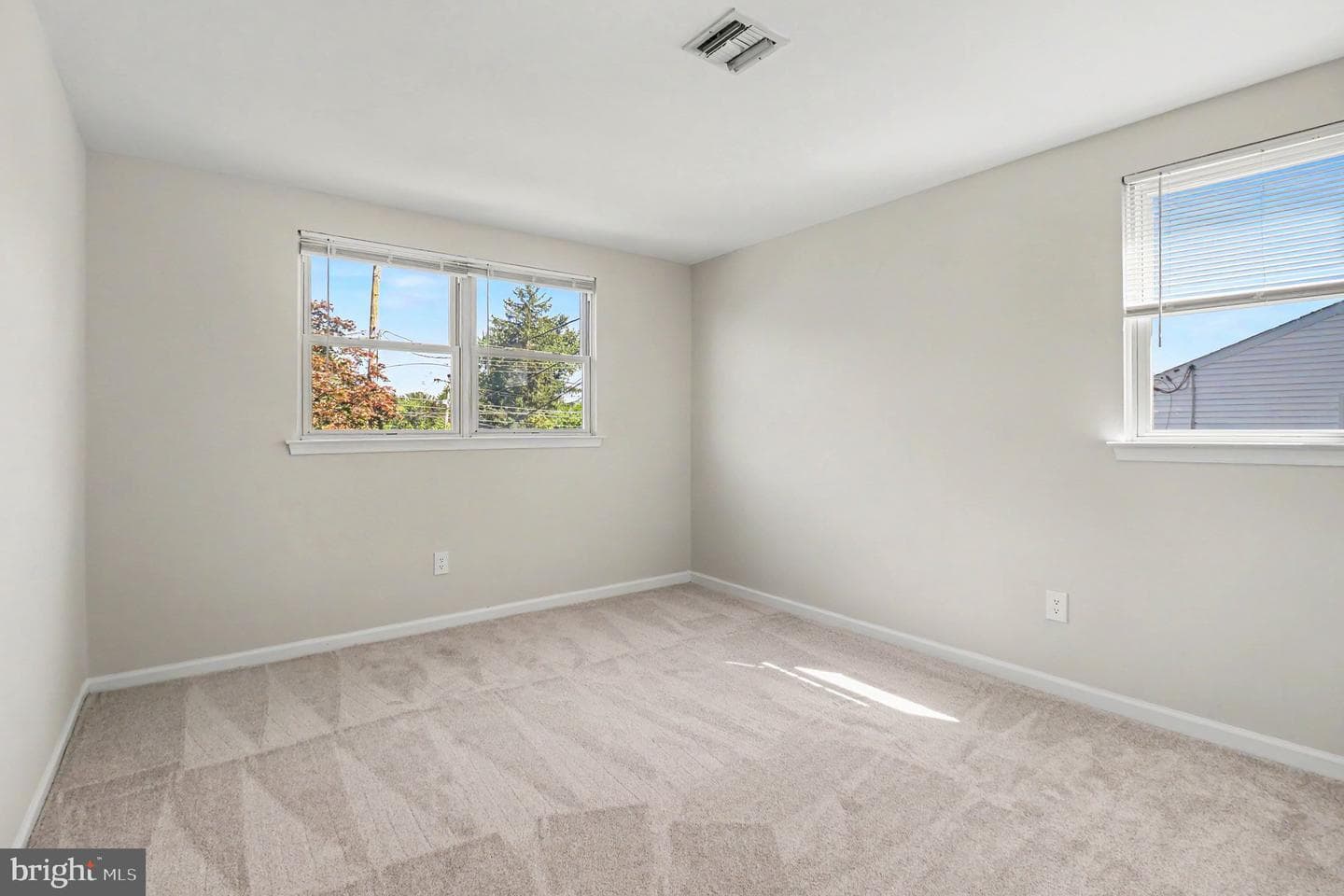 208 N Trooper Road photo 44