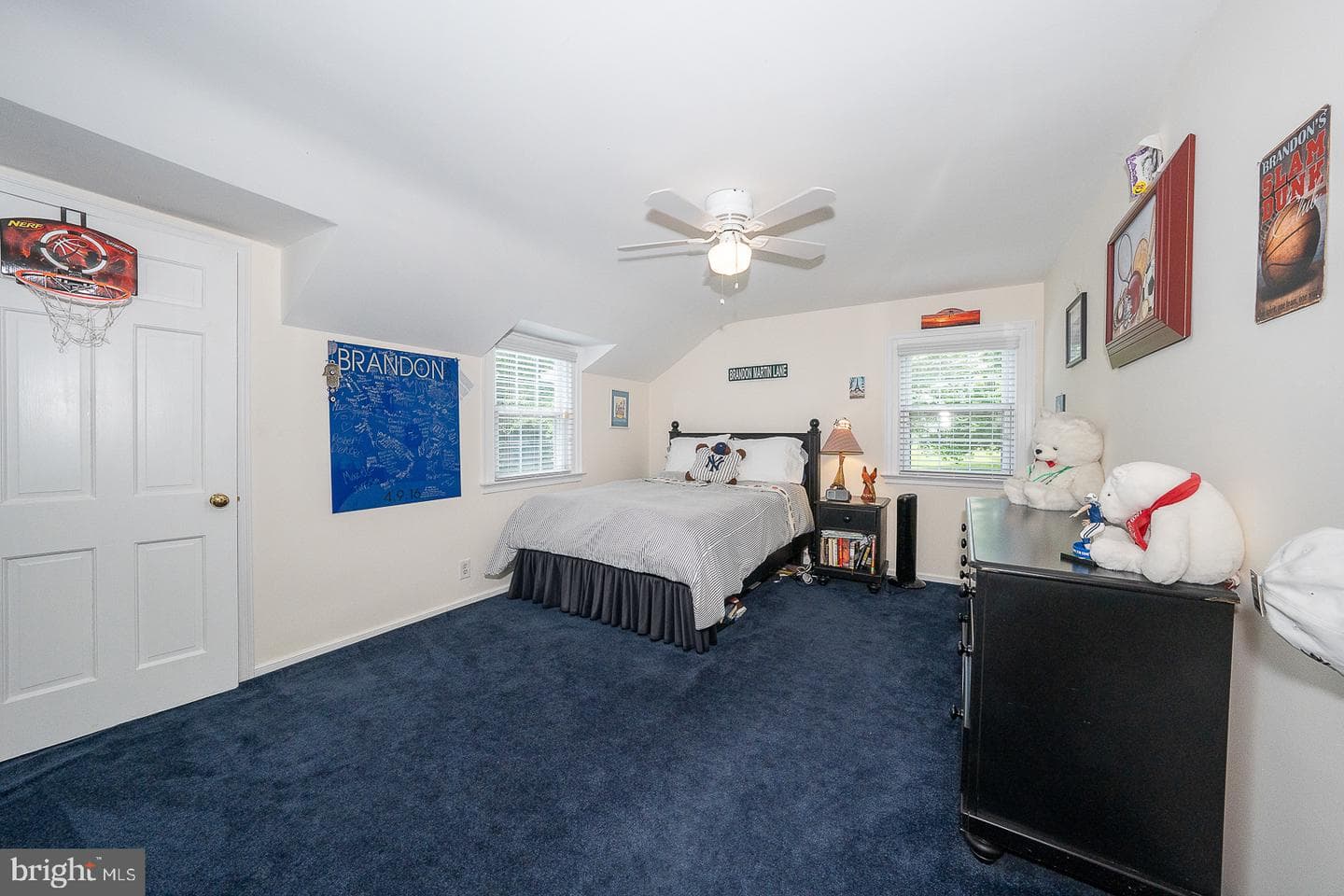 1130 N Woodbine Avenue photo 24