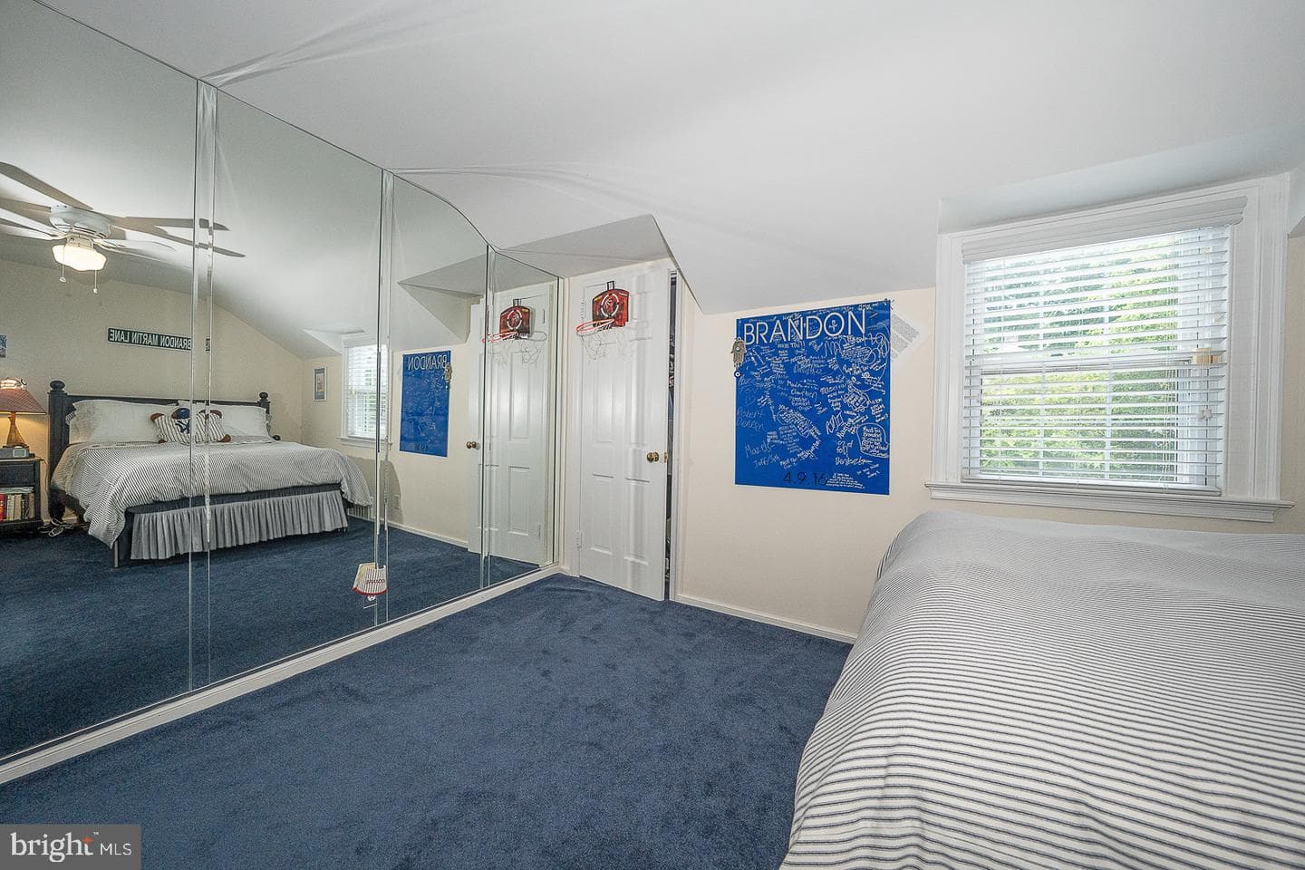 1130 N Woodbine Avenue photo 25