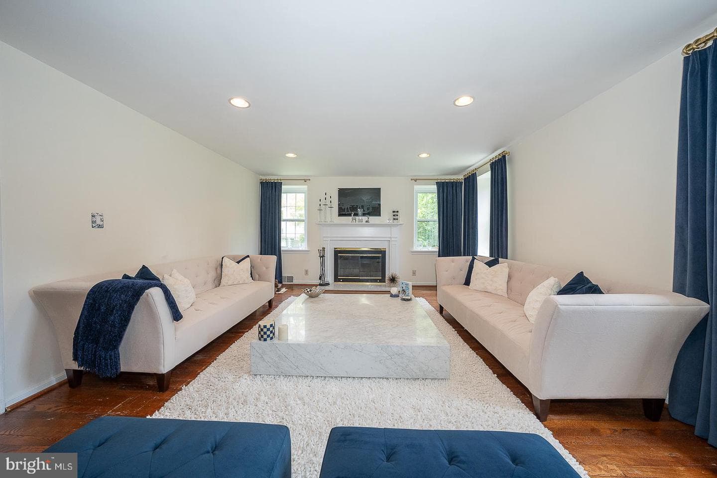 1130 N Woodbine Avenue photo 3