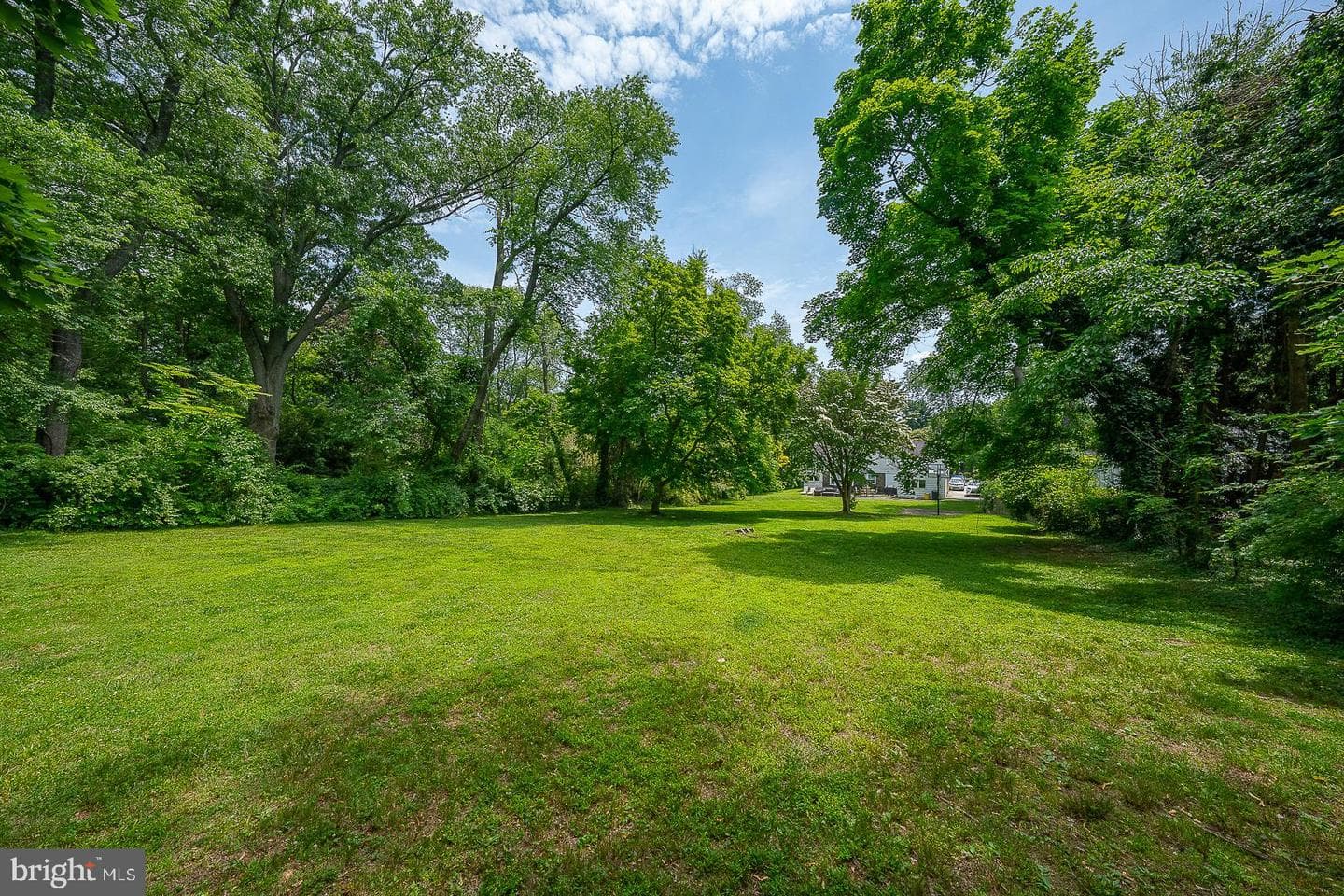 1130 N Woodbine Avenue photo 31