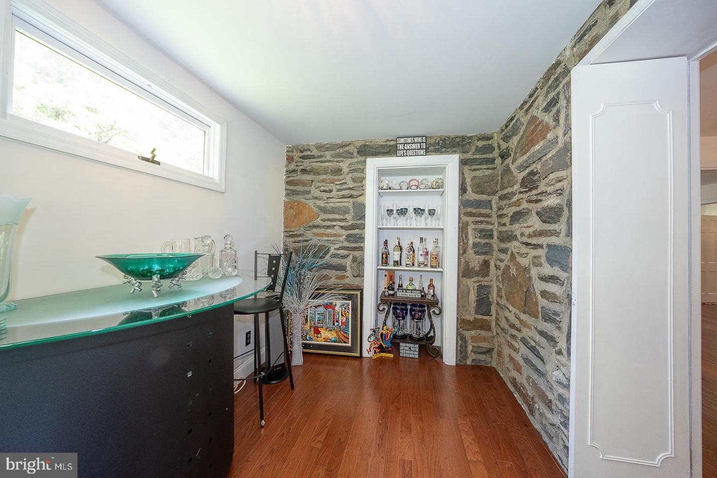 1130 N Woodbine Avenue photo 7