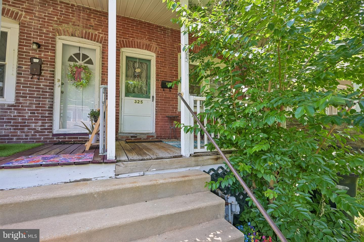 325 W Spring Avenue photo 4