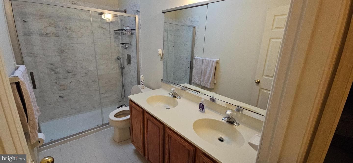 101 Tennyson Lane photo 28