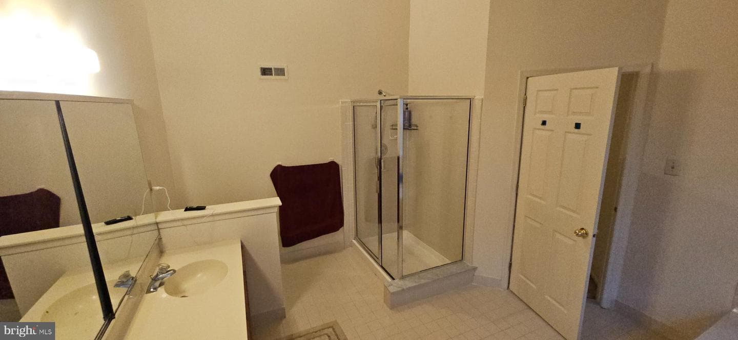101 Tennyson Lane photo 40