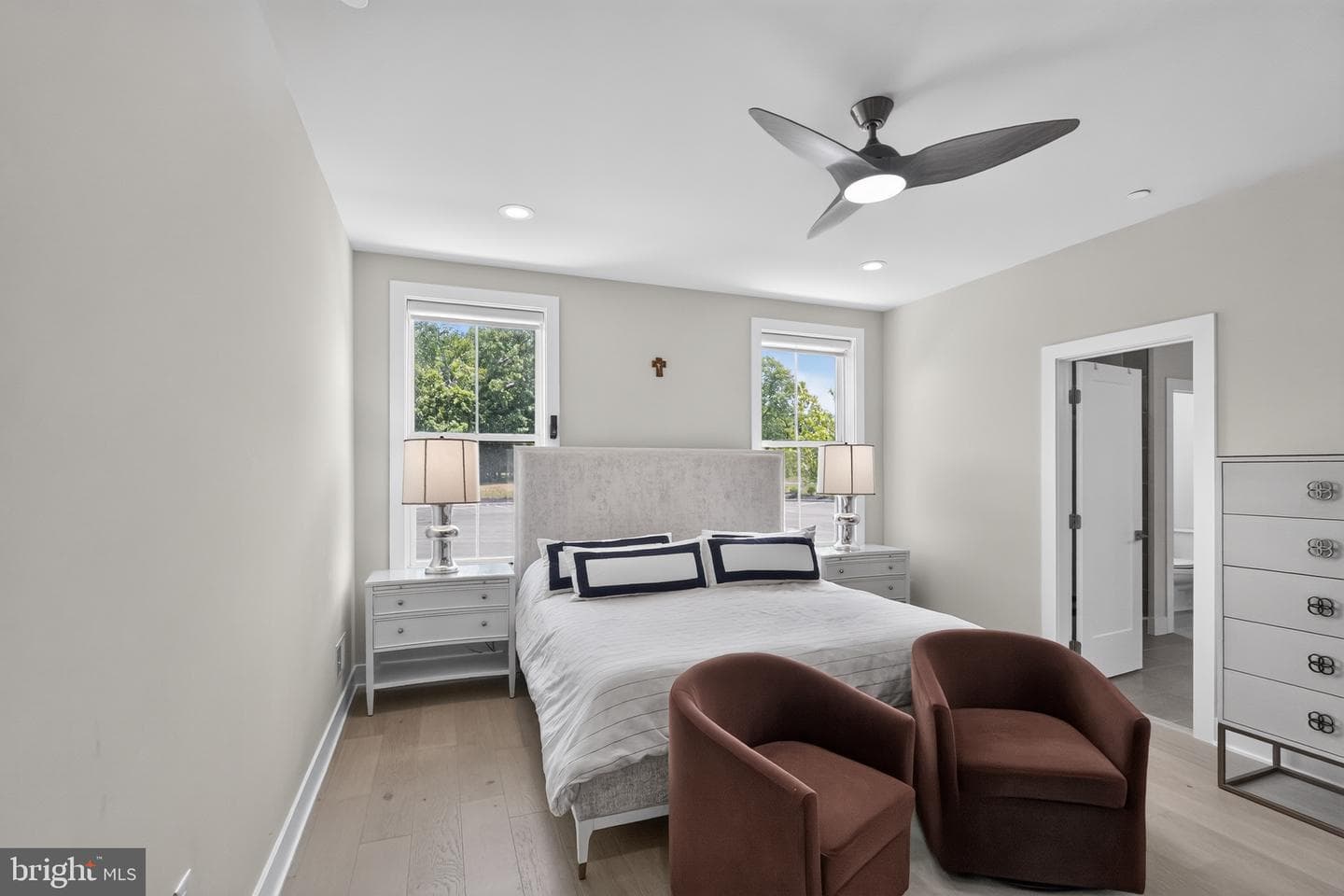 1100 Hewes Street photo 27