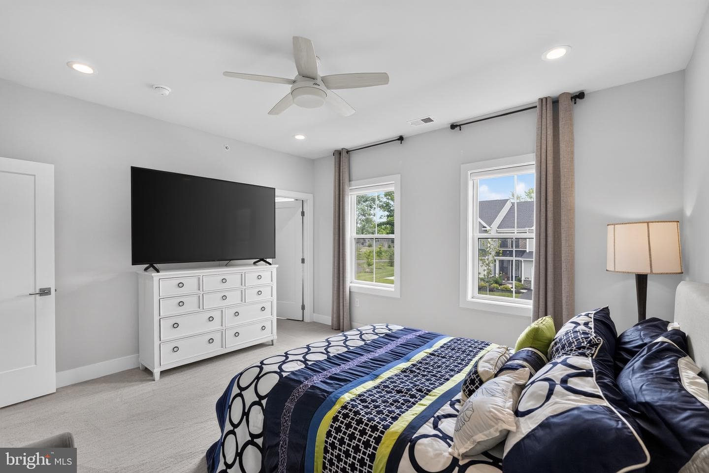 1100 Hewes Street photo 32