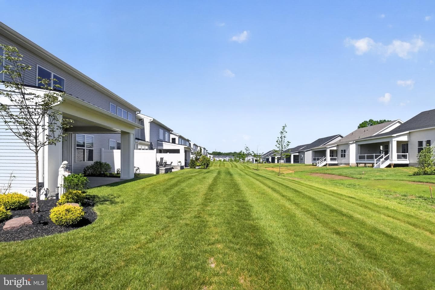 1100 Hewes Street photo 39