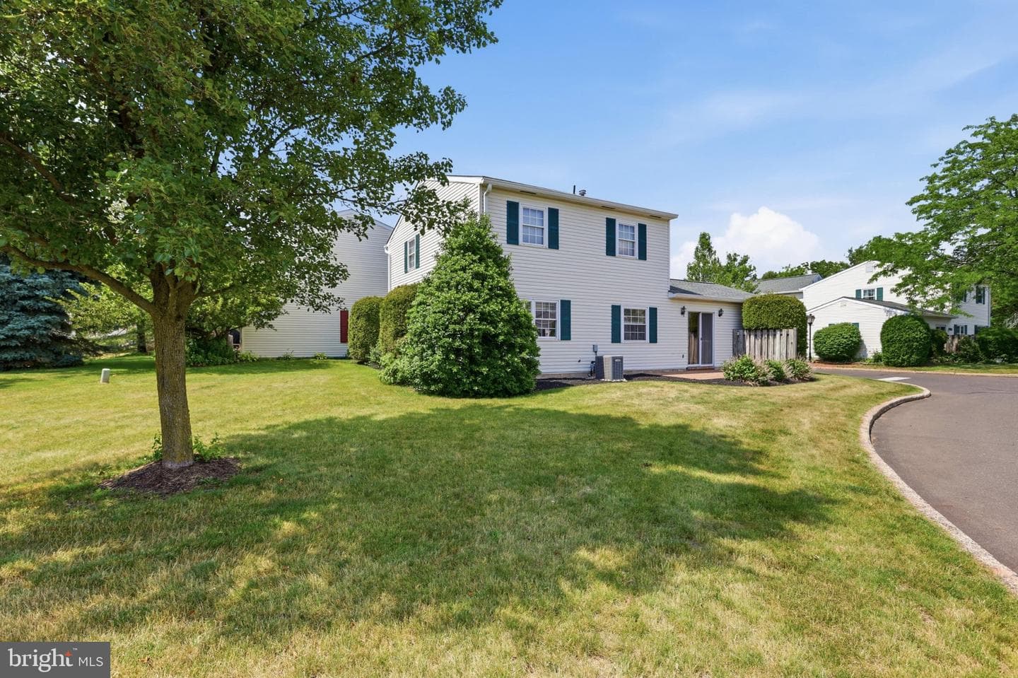 1725 Rosedale photo 4