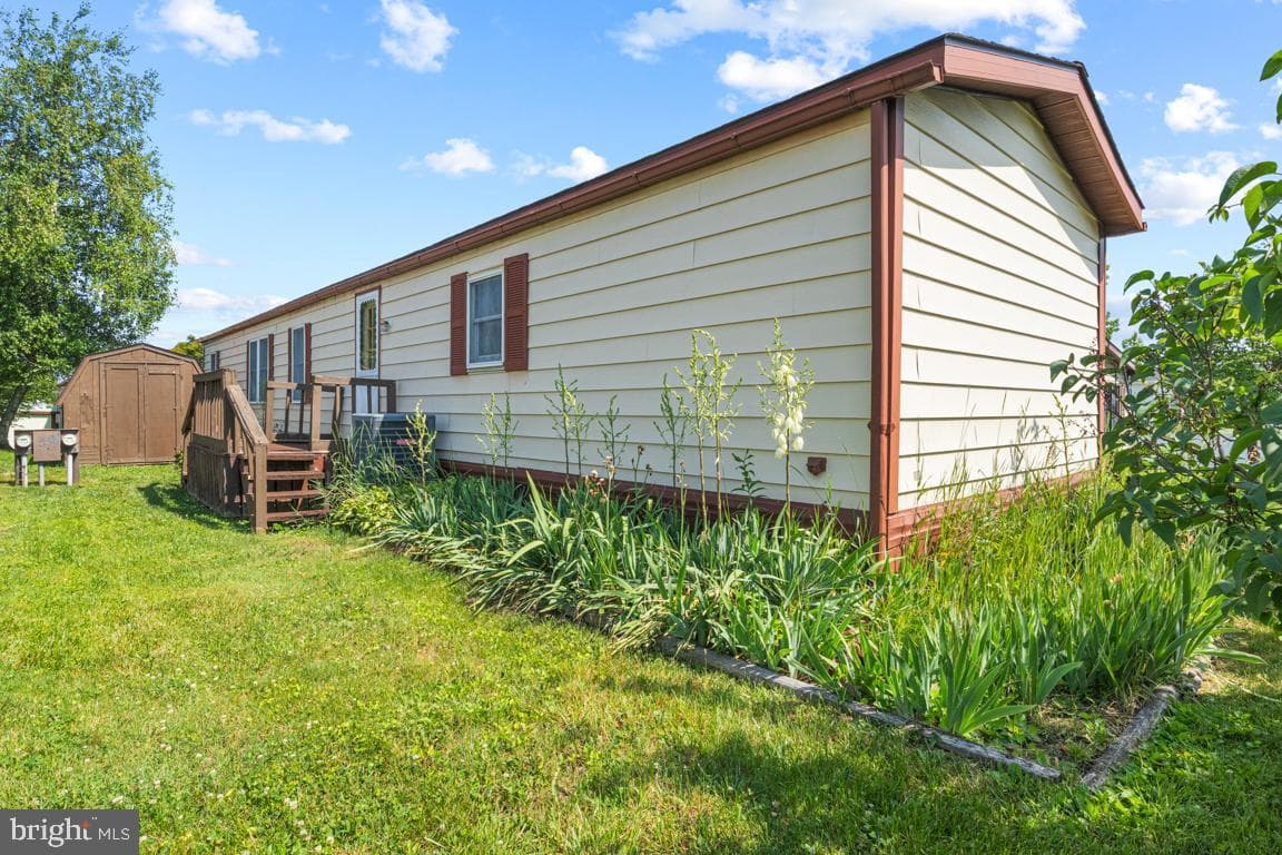 189 Upland Court photo 27