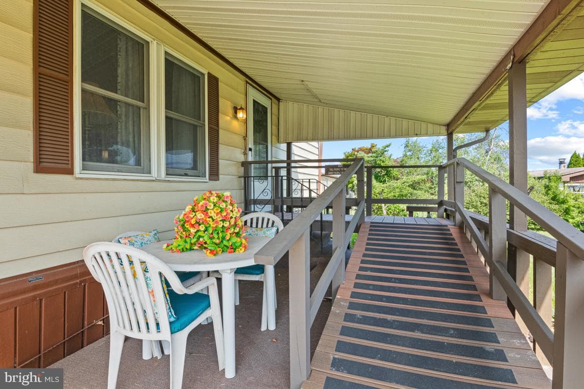 189 Upland Court photo 5