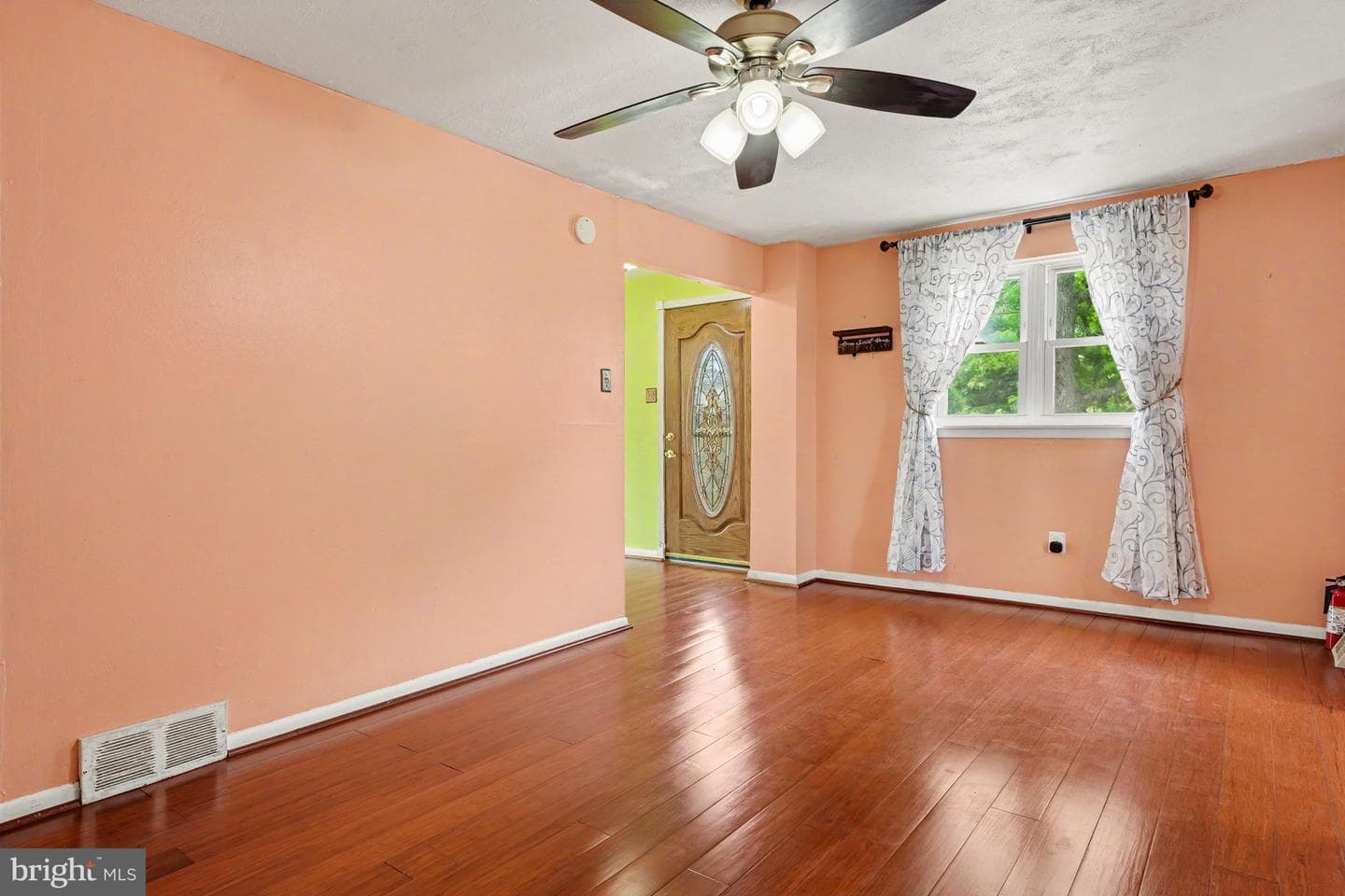 653 Franklin Street photo 10