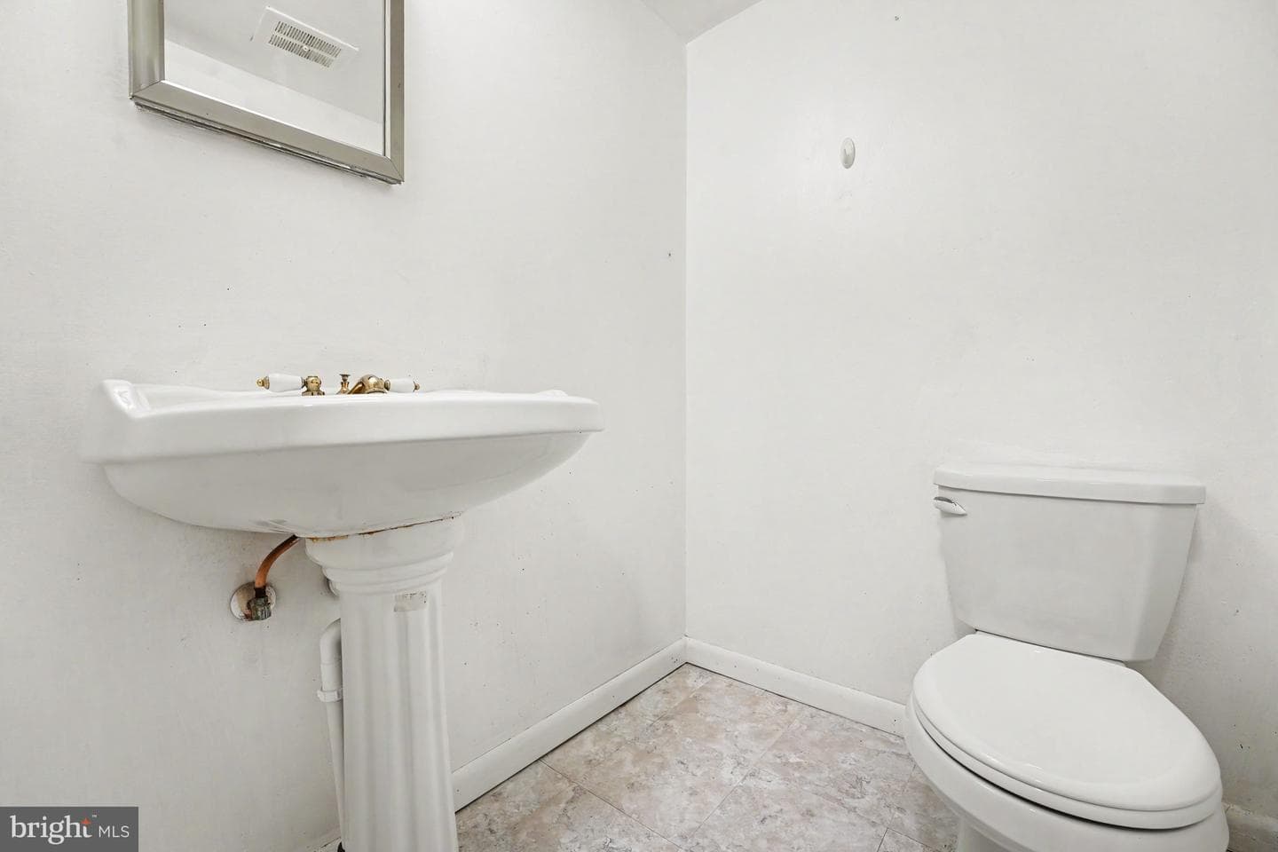 653 Franklin Street photo 16