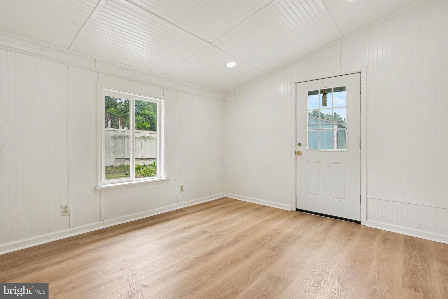 653 Franklin Street photo 29