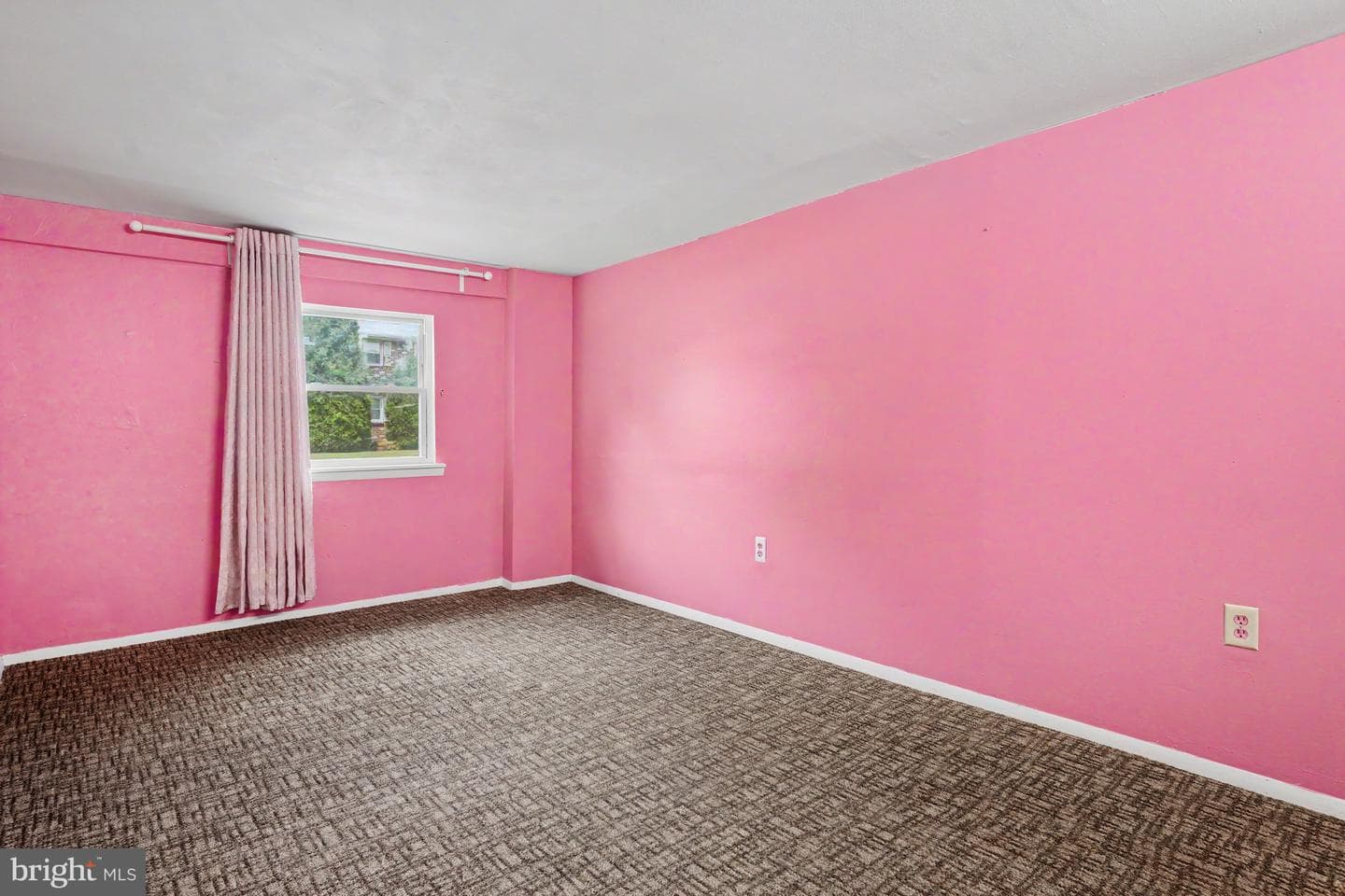 653 Franklin Street photo 32