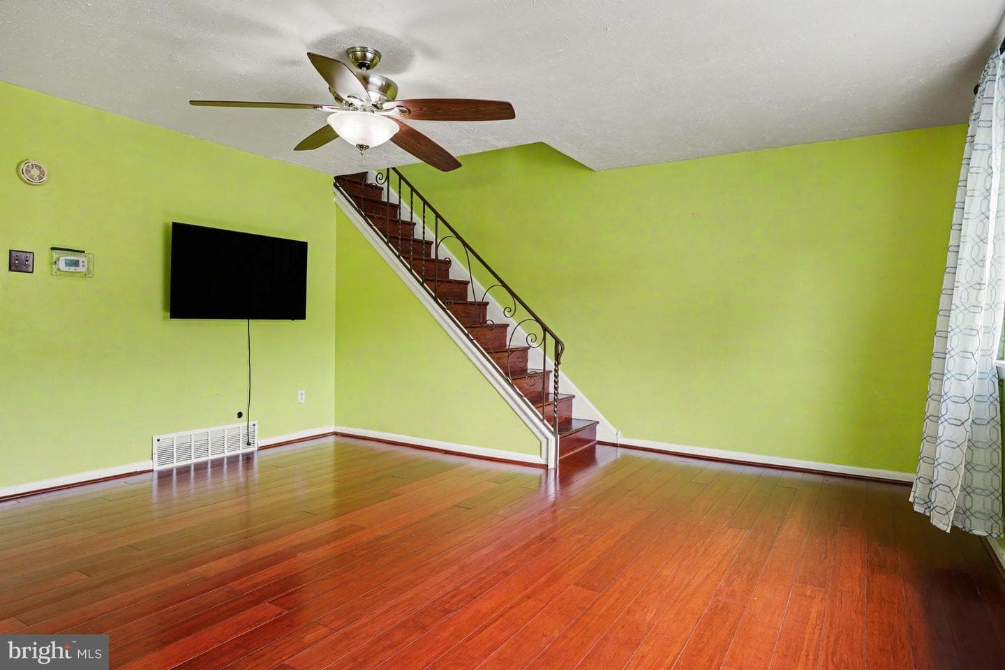 653 Franklin Street photo 6
