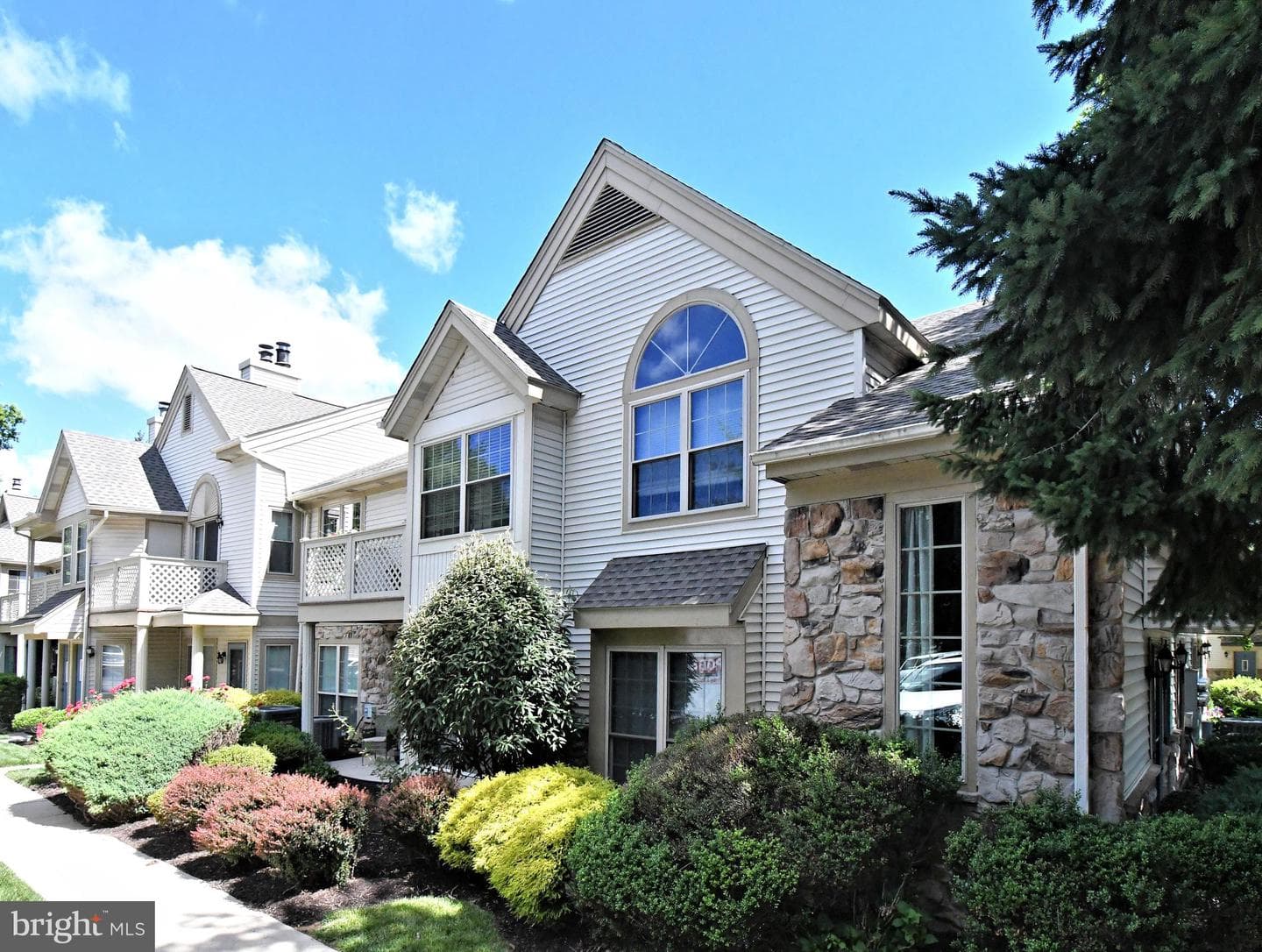 102 Foxmeadow Drive #condo 102 photo 2
