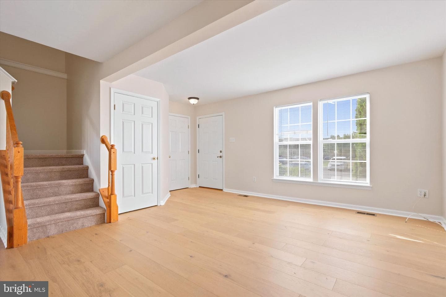 1282 Hunter Lane photo 4