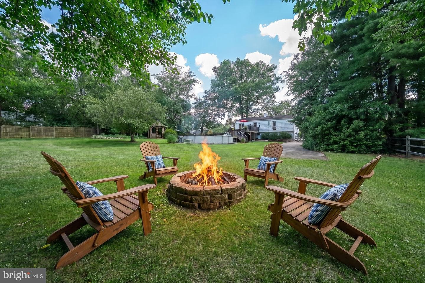 24 Brimfield photo 25