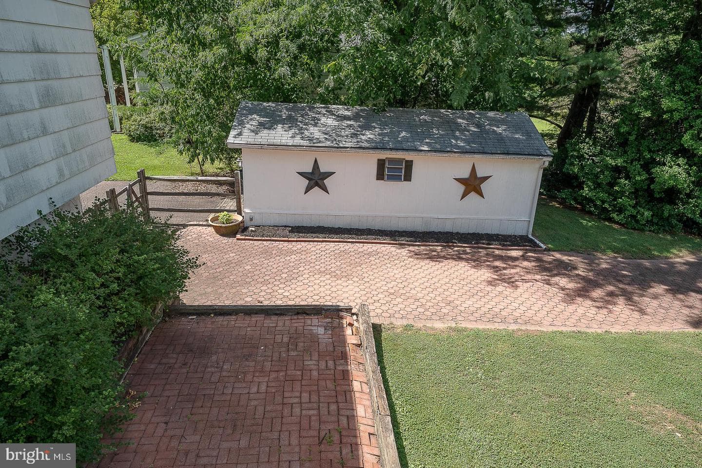 24 Brimfield photo 30