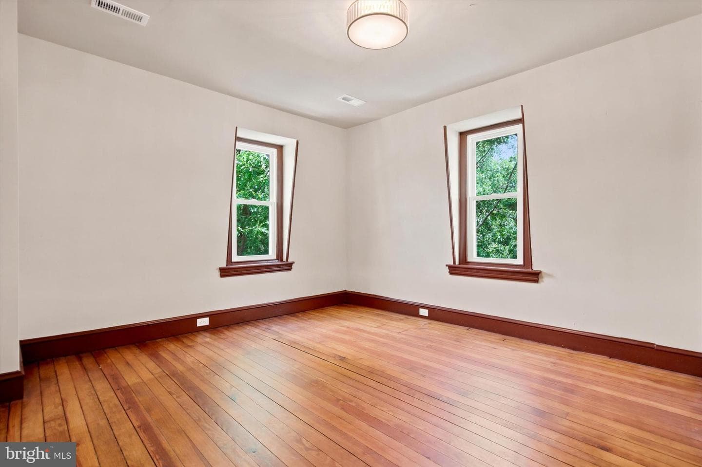 1040 E High Street photo 29