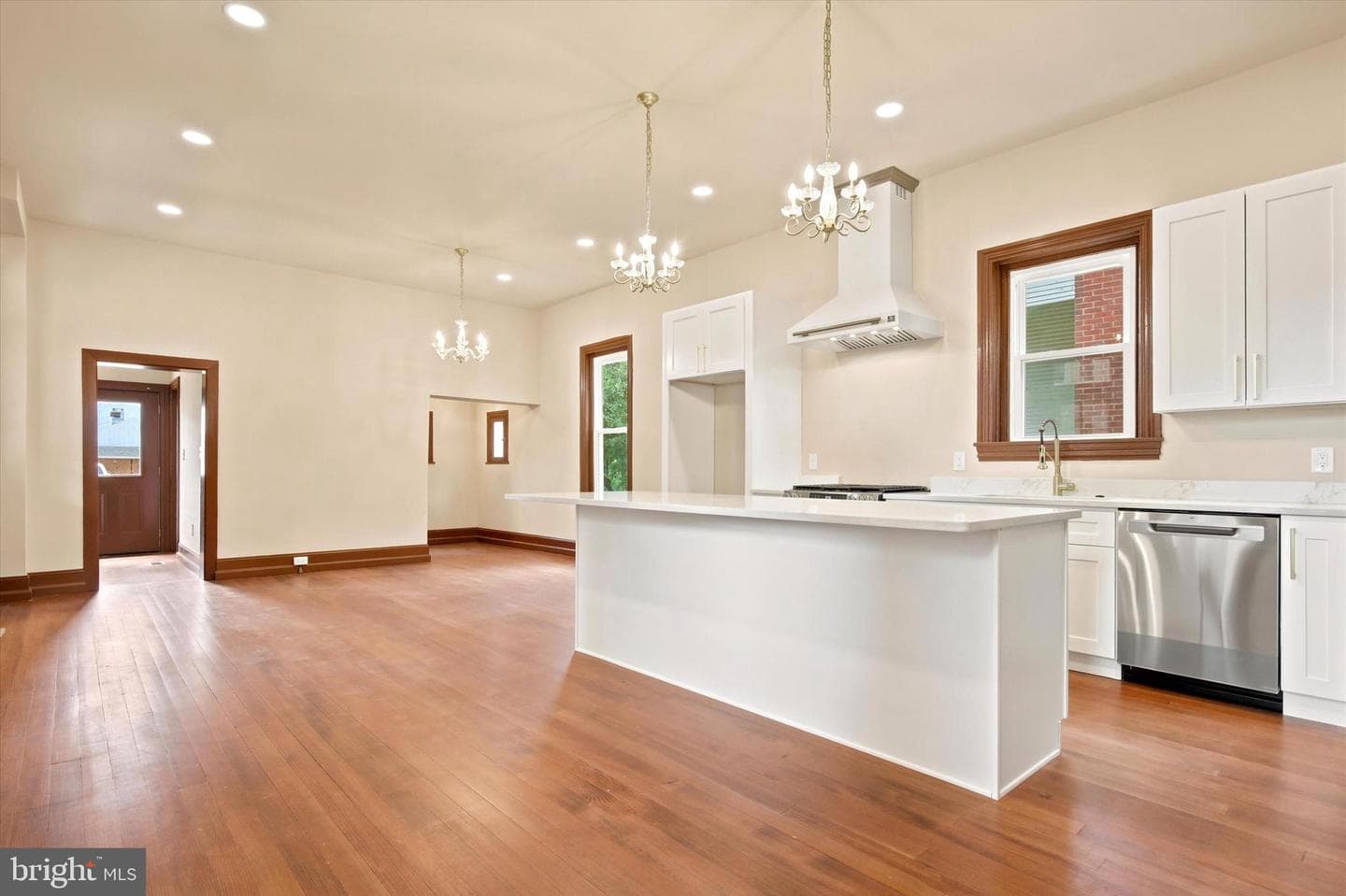 1040 E High Street photo 8
